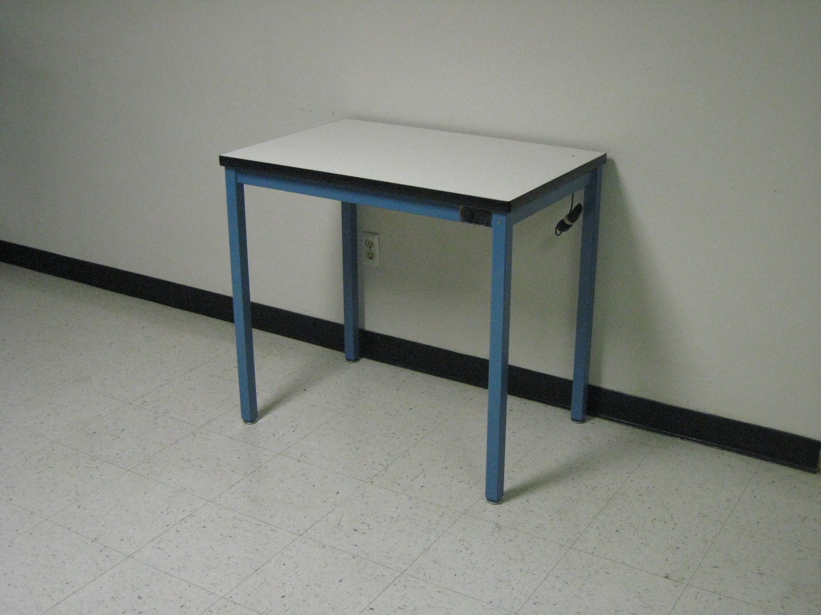 RDM Economy Workbench A-109PE-01-BlueFrameWhiteTop Economy Workbench A-109PE-01-BlueFrameWhiteTop