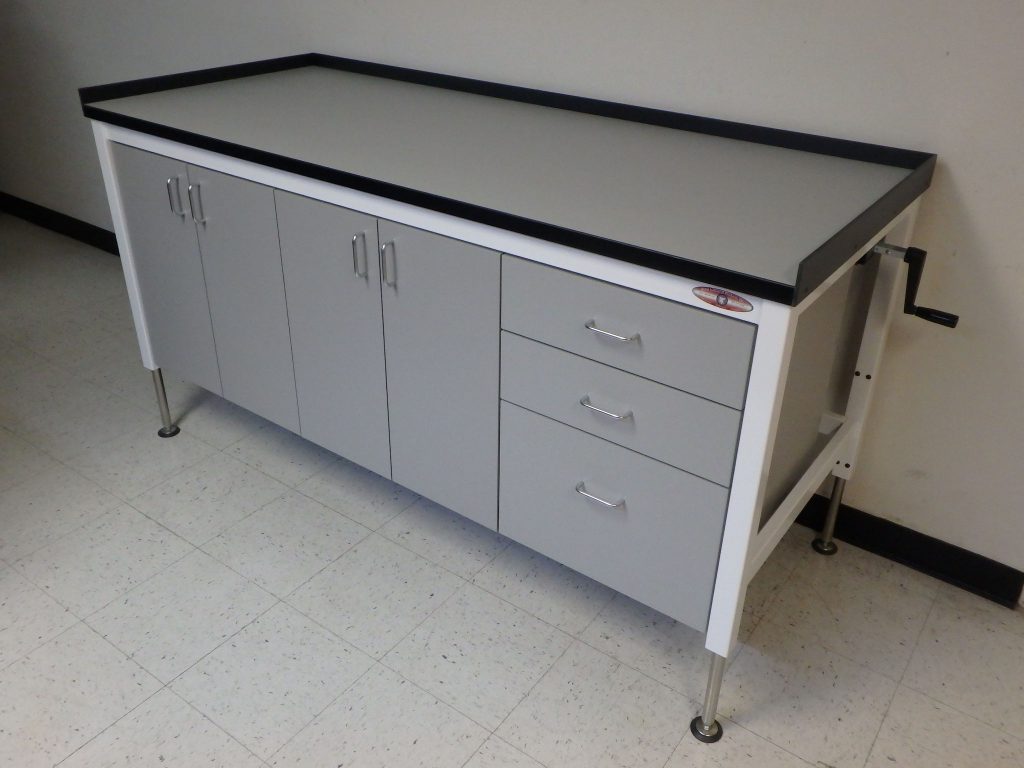 RDM Hydraulic Lift Table - Model A-107P-HYD-12M-CABS-CURBTOP3 A-107P-HYD-12M-CABS-CURBTOP3