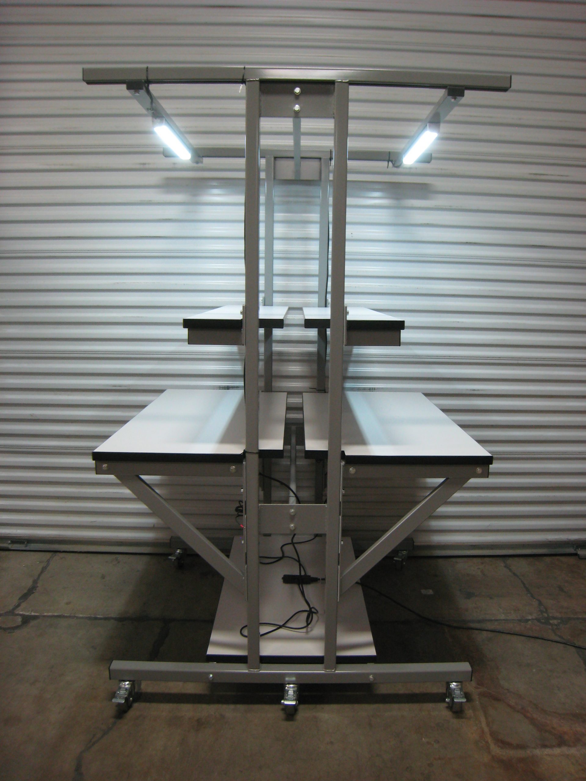 RDM Double-Sided Workbench - Model T-101P-CSTR-LWRHLF-GREY01 Double-Sided Workbench T-101P-CSTR-LWRHLF-GREY01