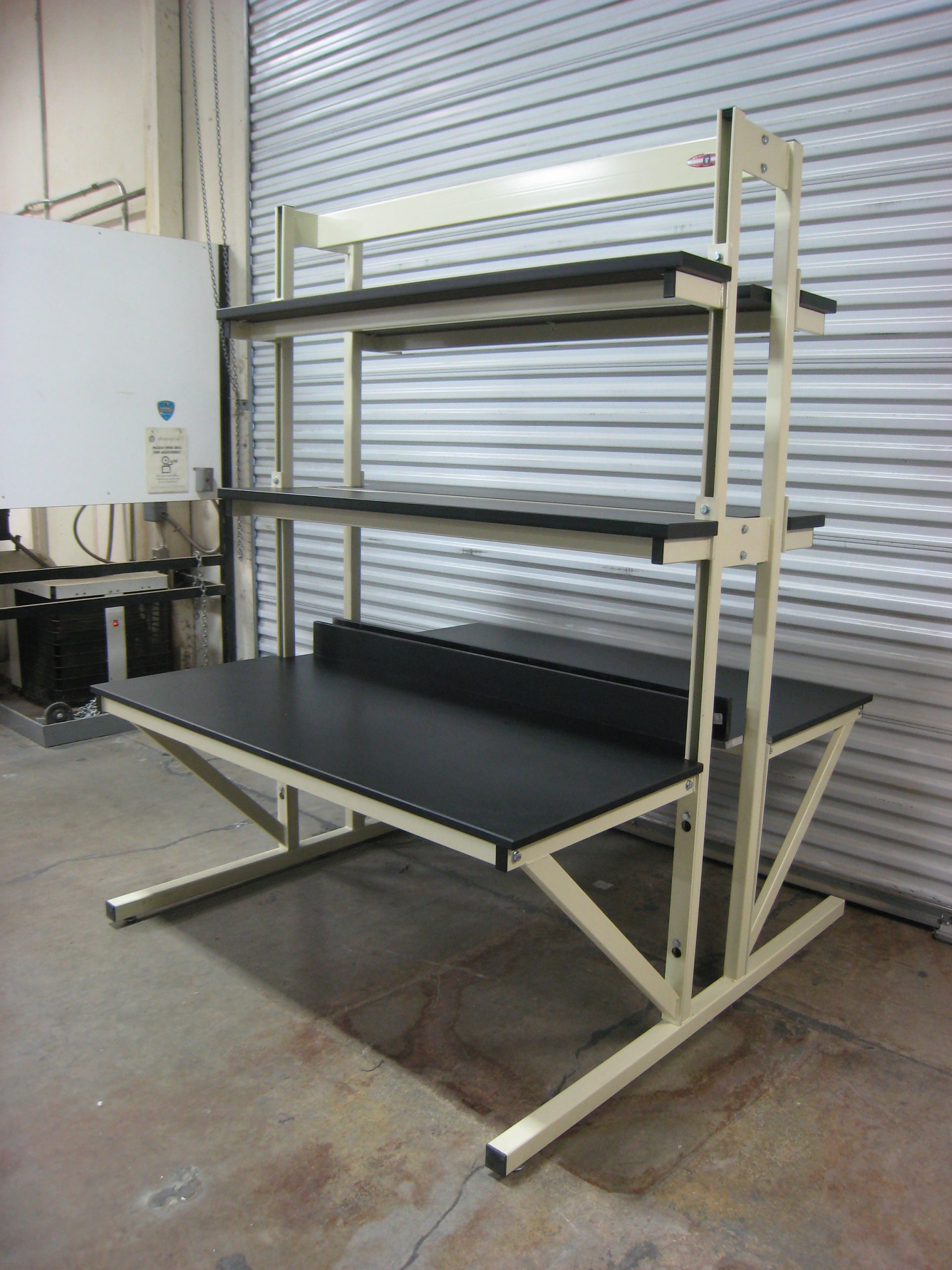 RDM Double-Sided Workbench - Model T-101P-NOBOOM-DBLUPR-PUTTY01 Double-Sided Workbench T-101P-NOBOOM-DBLUPR-PUTTY01