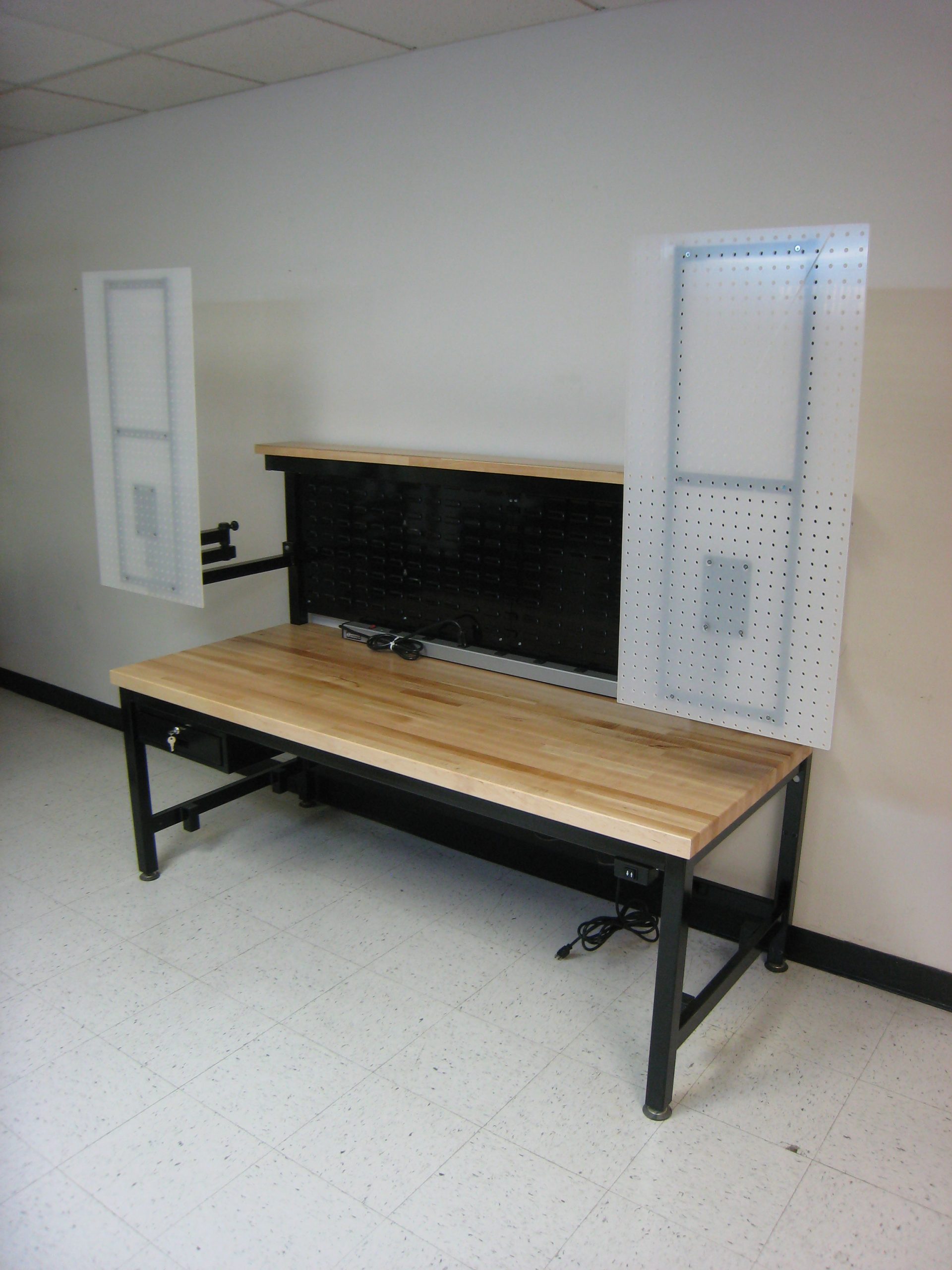 RDM Articulating Tool Peg Board - Model ACCY-WB-ATB-PEG-POLYPRO-CUST ACCY-WB-ATB-PEG-POLYPRO-CUST