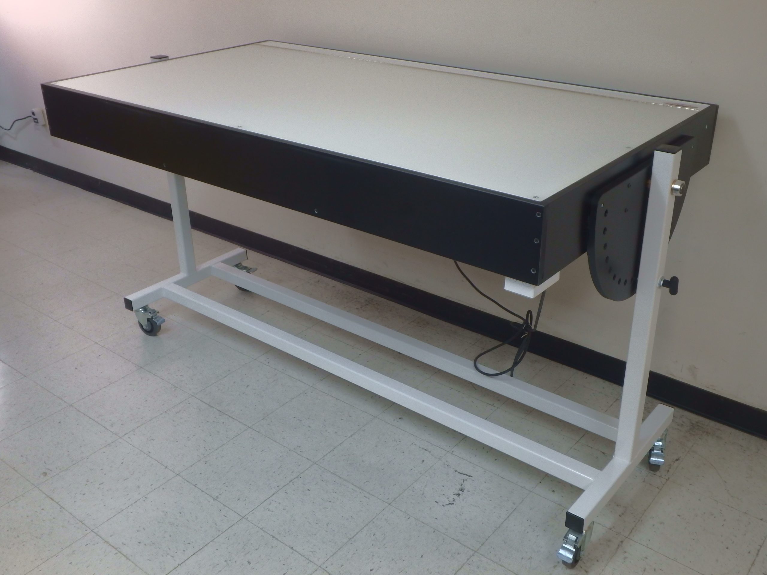 RDM Tilting Vertical Light Panel - Model LT-100P-MED-01 - Horizontal Position LT-100P-MED-01