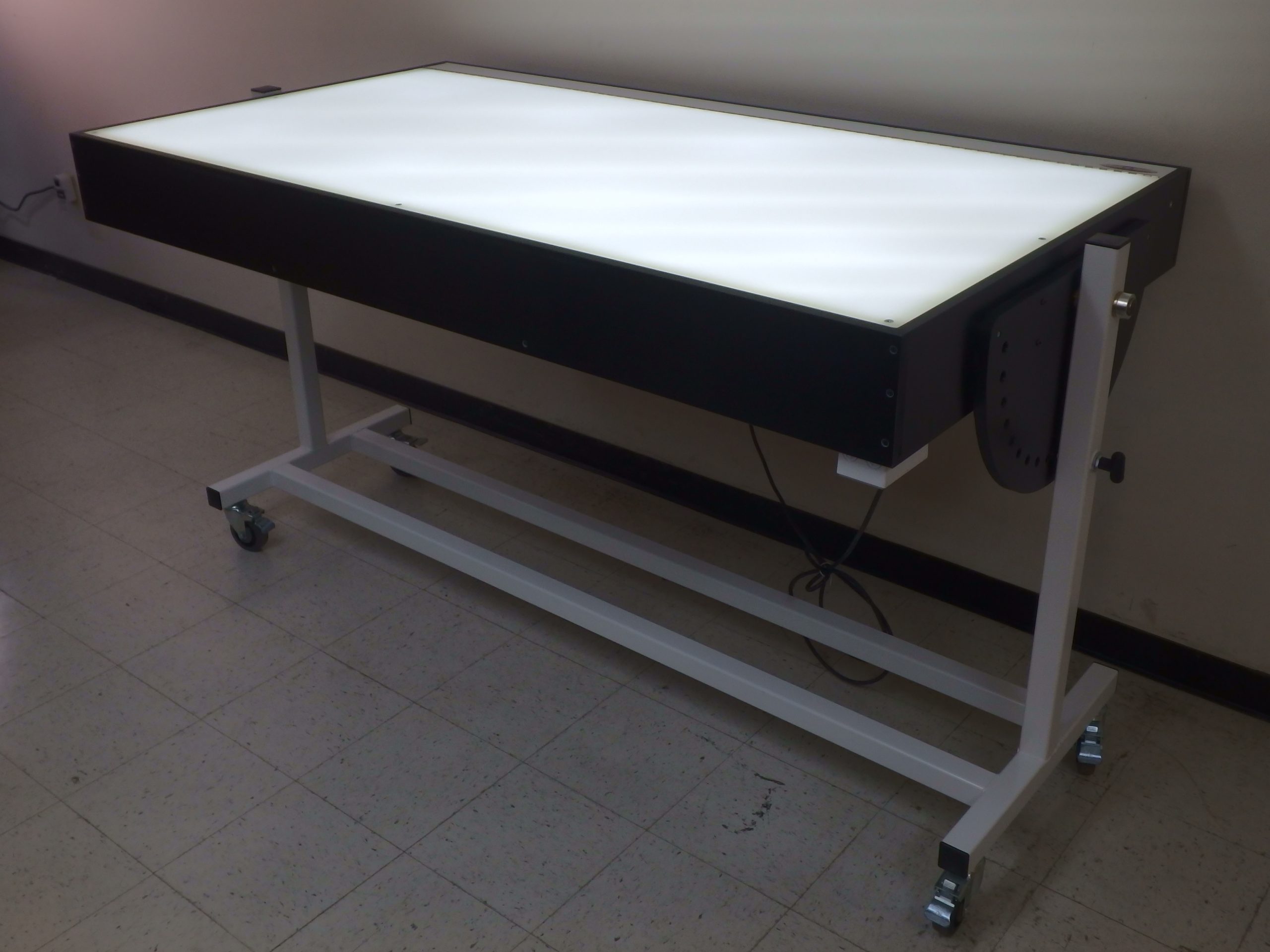 RDM Tilting Vertical Light Panel - Model LT-100P-MED-01 - Horizontal Positon LT-100P-MED-01