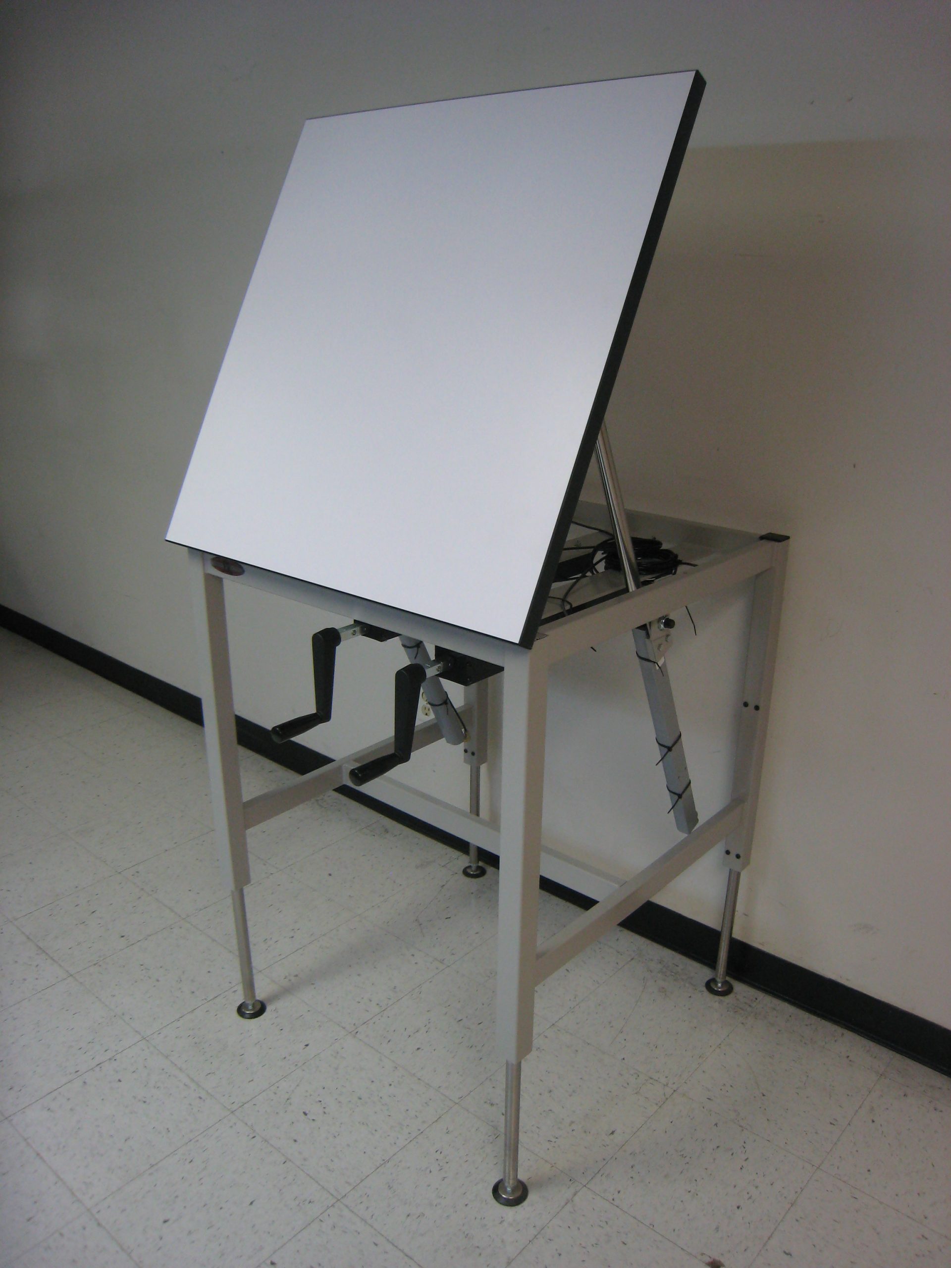 RDM Tilt Top Lift Table - Model A-107P-HYD12M-TILT-HYDM-01 A-107P-HYD12M-TILT-HYDM-01