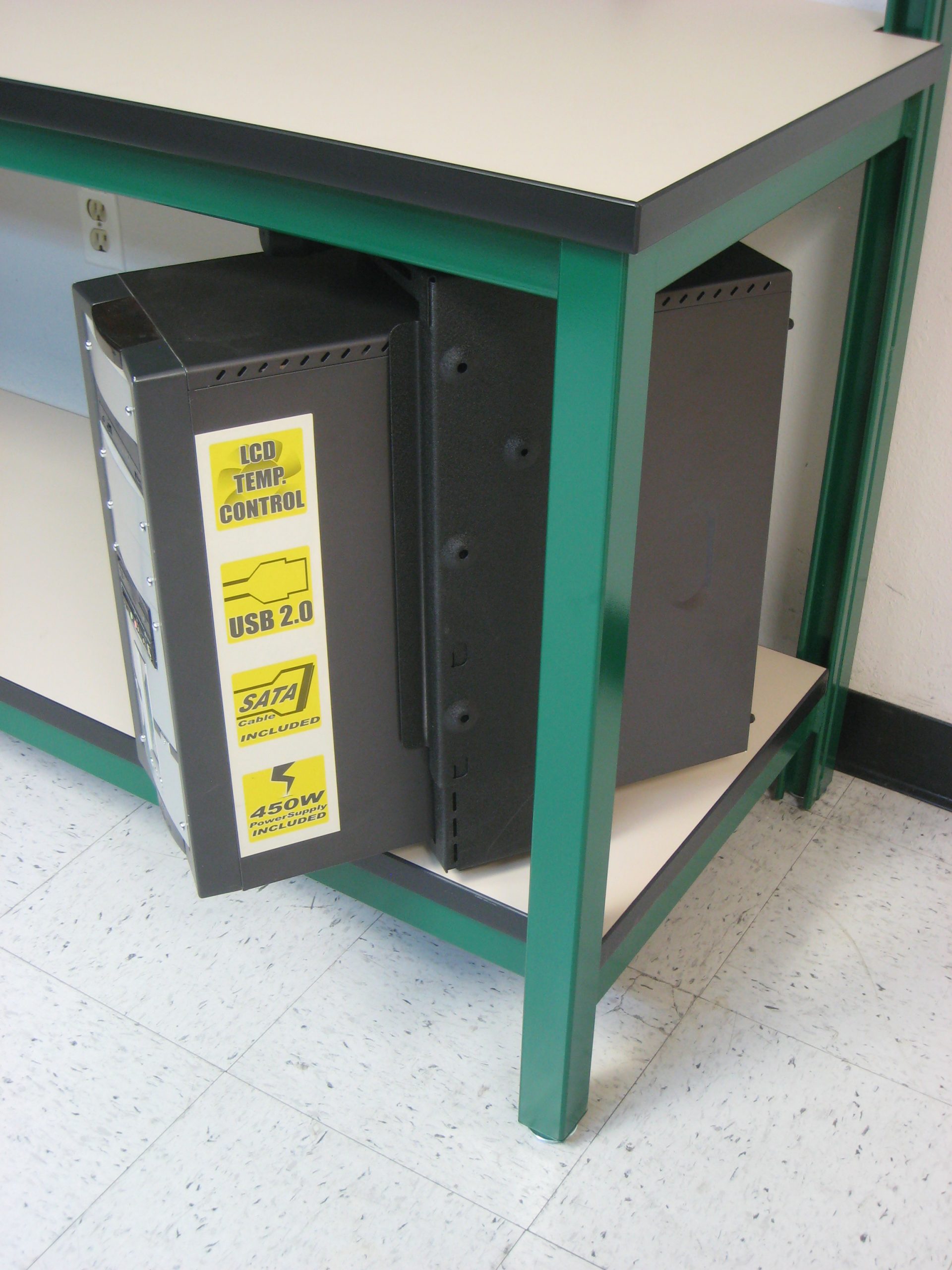 IMG_8037 RDM-ACCY-WB-CPU-ART-01 Articulating CPU Holder - Rotated Angled