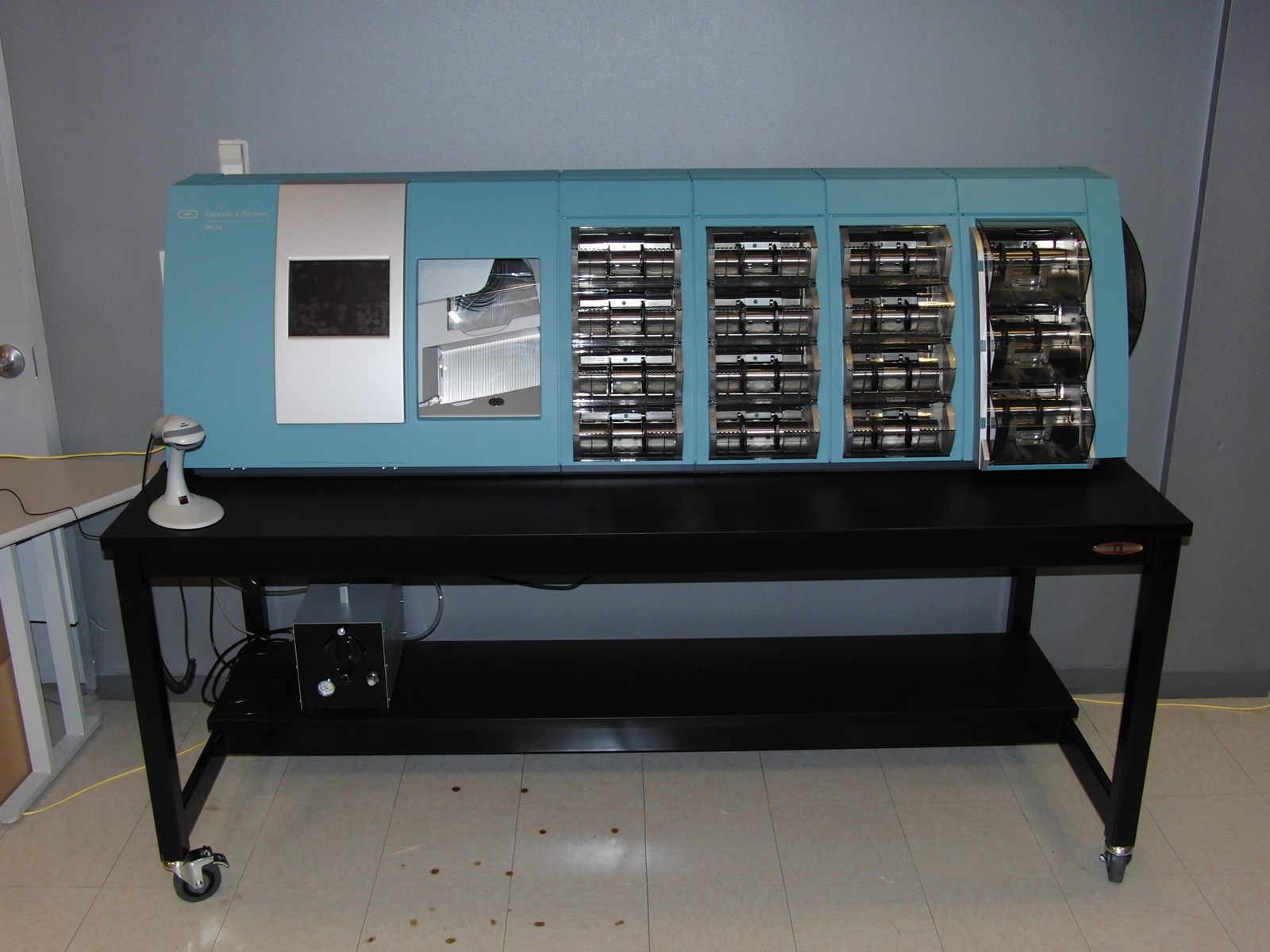 RDM Bank Style Counting Table - Model MC-109P-BANK-01 Bank Style Counting Table MC-109P-HD-BANK-01