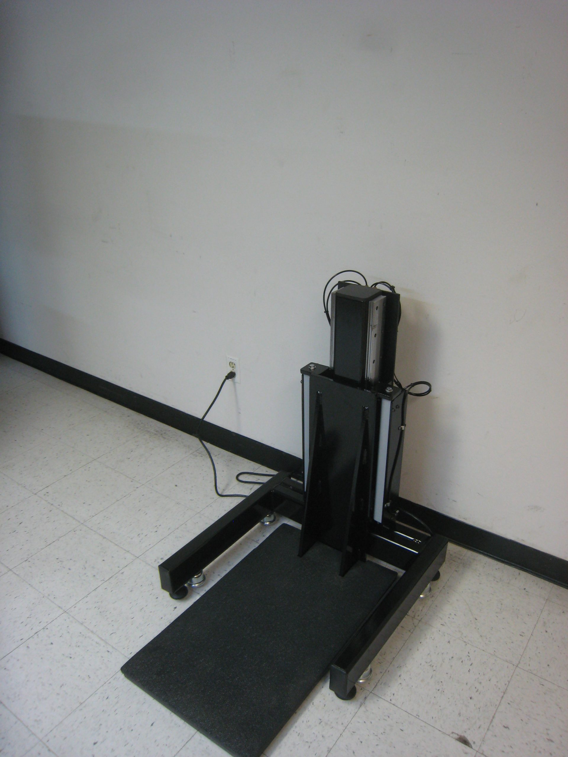 RDM Low-Start Lift Platform - Model LP-105P Low-Start Lift Platform - Model LP-105P